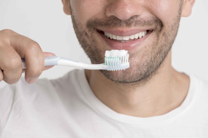 Perché è meglio essere proattivi anche nello spazzolamento dei denti?