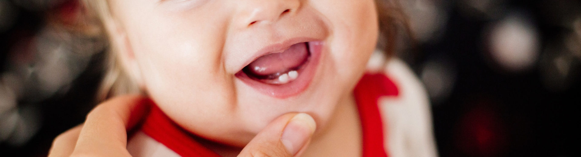 Aiuto cura dei denti nei primi anni di vita